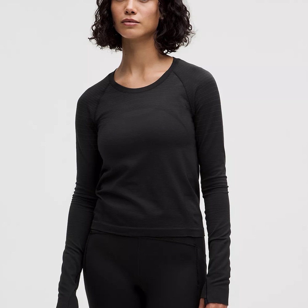 Lululemon Swiftly Tech Long-Sleeve Shirt 2.0 Waist Length
Glow Stripe NWT size 4
